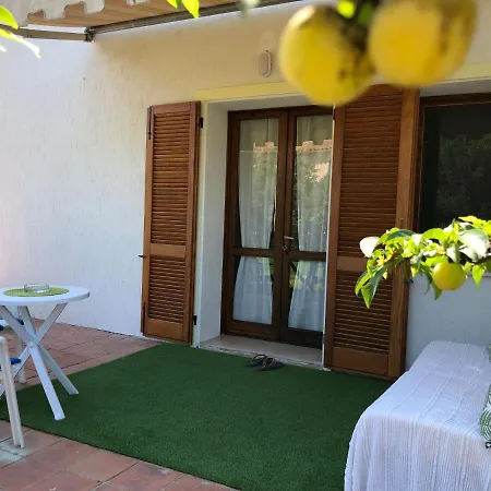 Private With Garden شقة *